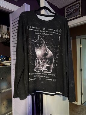 Fleurs of evil long sleeve oversized boyfriend tee. L /blk